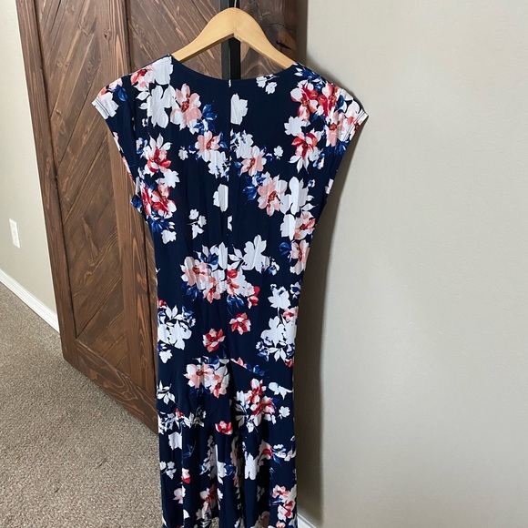 Floral dress - Picture 2 of 6